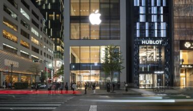 Foster + Partners completes redesigned Apple Ginza Store in Japan | News