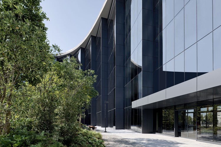 Casa Moncler Headquarters / ACPV ARCHITECTS Antonio Citterio Patricia Viel - Image 2 of 8