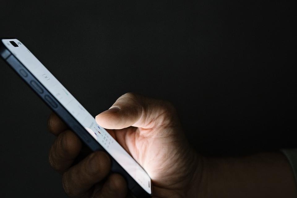 Using iPhone in the dark,