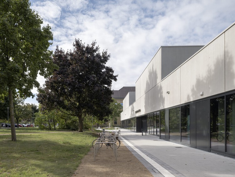 Sportbad am Rabet Modular Swimming Facility / gmp Architects - Exterior Photography, Concrete
