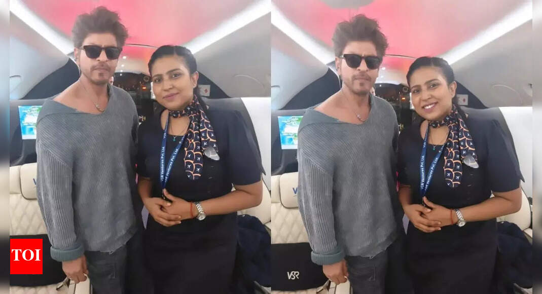 Shah Rukh Khan spotted in a high-end luxury private jet; looks effortlessly cool while posing with a fan - See VIRAL PICS |