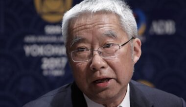 Ex-PBOC Adviser Says China Should Let Investment Play Larger Role for Economy