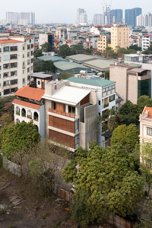 Vertical Tube House - Kam and Ly House / HGAA + Jien Jun + naïve practice + Taewon Park - Exterior Photography, Balcony