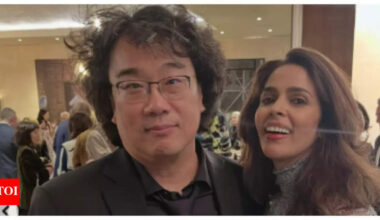 'Had such a great time...': Mallika Sherawat poses with Oscar-winning director Bong Joon-ho of Parasite fame |