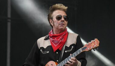 Stray Cats cancel fall tour due to Brian Setzer's 'serious illness'