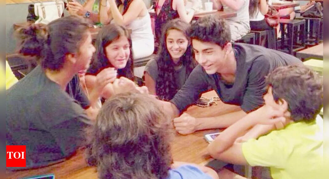 Throwback: When Ananya Panday share the childhood with Suhana , Aryan Khan, and Shanaya Kapoor |