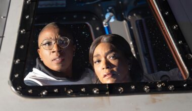 9-1-1: Aisha Hinds on Hen's Trip to Space and the Hangover of Last Season's Big Death