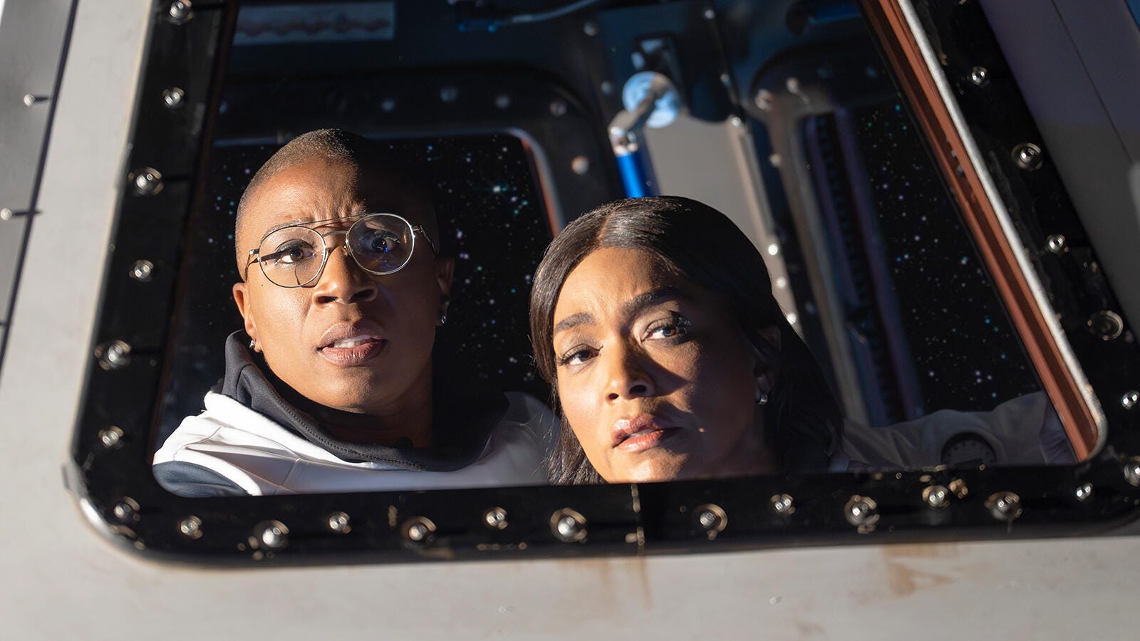 9-1-1: Aisha Hinds on Hen's Trip to Space and the Hangover of Last Season's Big Death