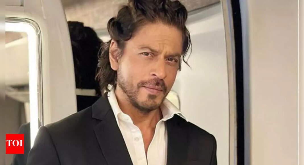 Shah Rukh Khan had 18-hour long work days on 'Karan Arjun' set, Pan Nalin said, "Awestruck by his talent' | Hindi Movie News