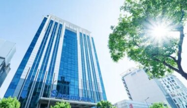 Market opens new month on a positive note despite low liquidity