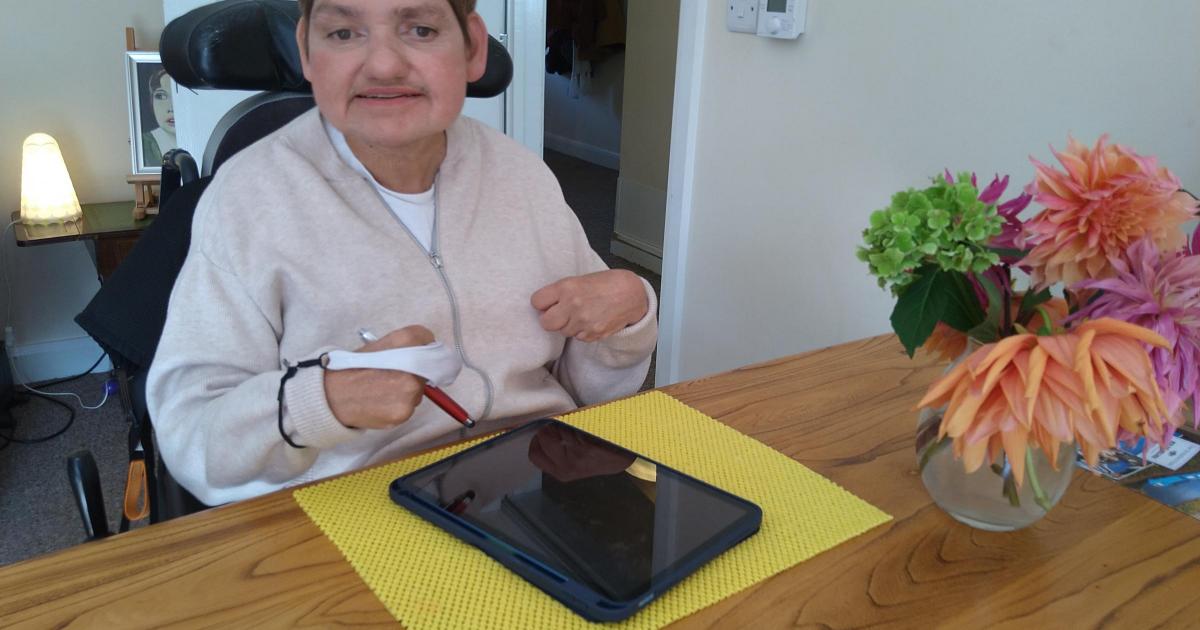 Sheila Carr raises money for Age UK Wyvern with her book