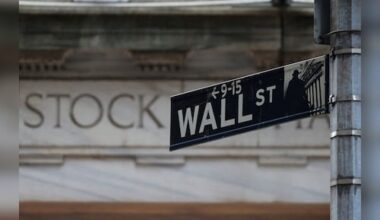 S&P 500 snaps seven-day winning run dragged by Oracle, Tesla and shutdown angst