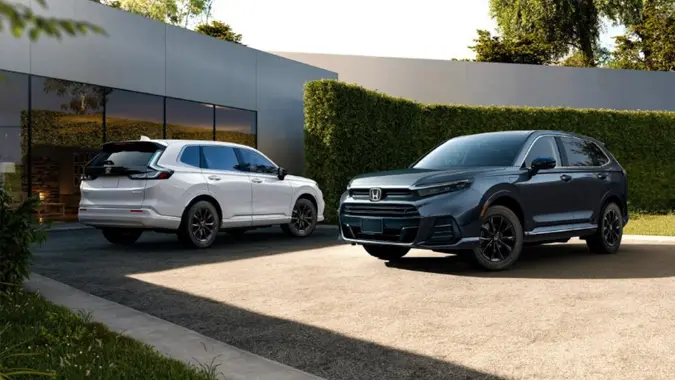 2025 honda crv and another in a driveway
