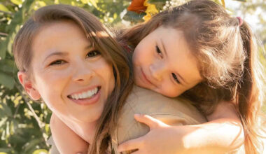 Bindi Irwin’s Mini-Me Daughter Grace Warrior, 4, Gives Her Mom the Biggest Hug in Sweet Sunflower Photo