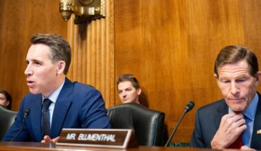 Senators announce bill to ban AI chatbot companions for minors