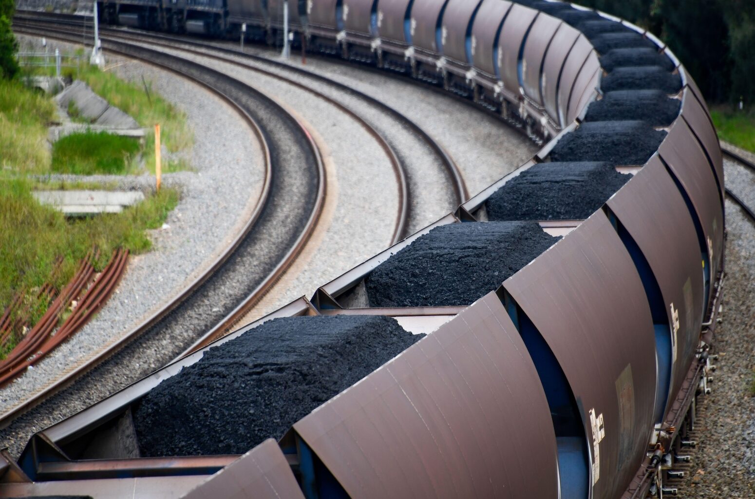IEA: Renewables have cut fossil-fuel imports for more than 100 countries