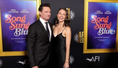 The National Desk dark theme brand icon