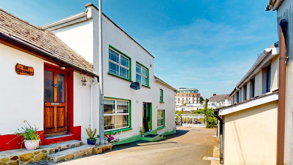 The residential unit for sale with commerical presmises in Courtown.