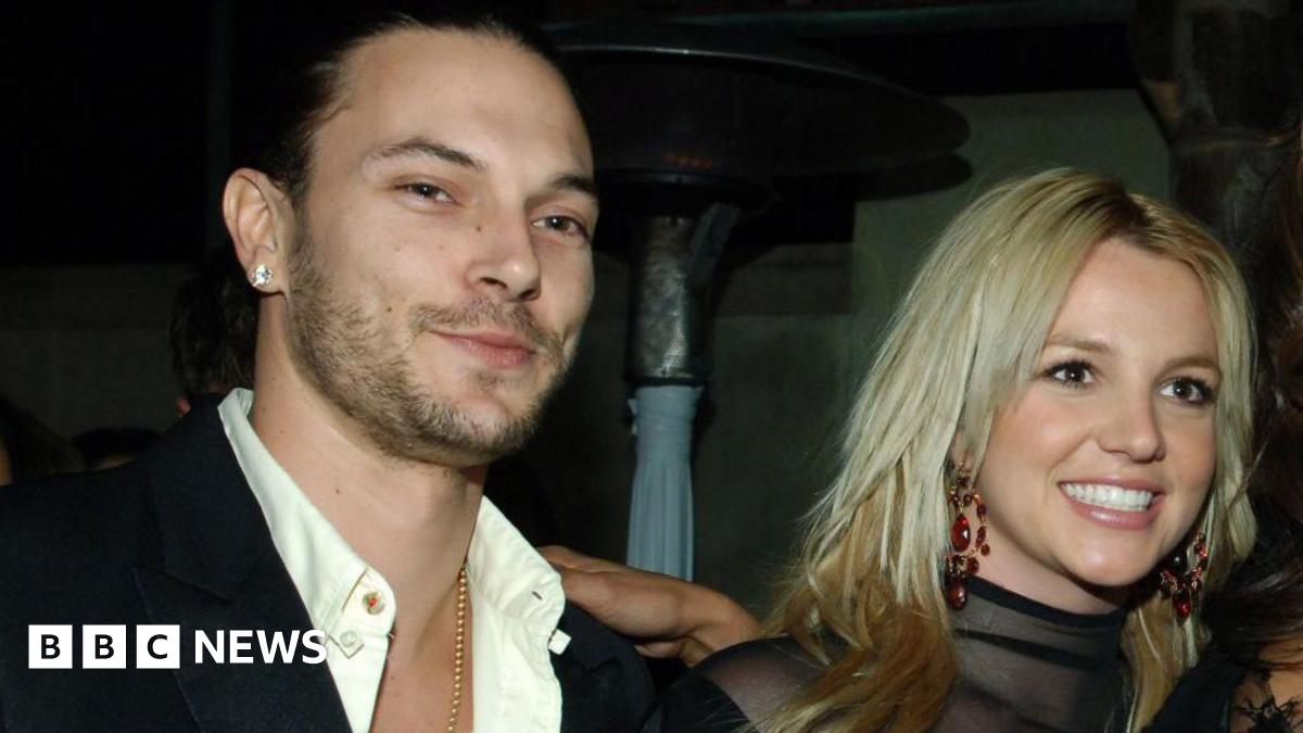 Kevin Federline and Britney Spears pictured together in 2006