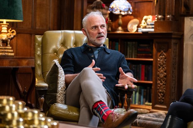 Mark Bonnar 