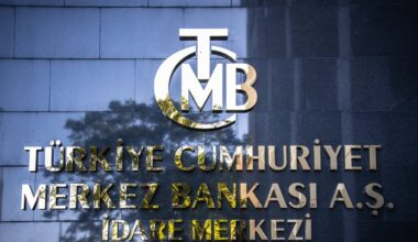 Turkish central bank cuts key rate to 39.5%, flags inflation risk