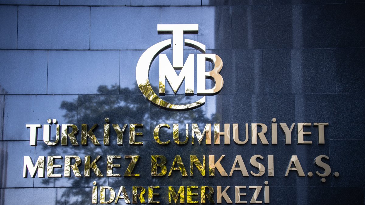 Turkish central bank cuts key rate to 39.5%, flags inflation risk