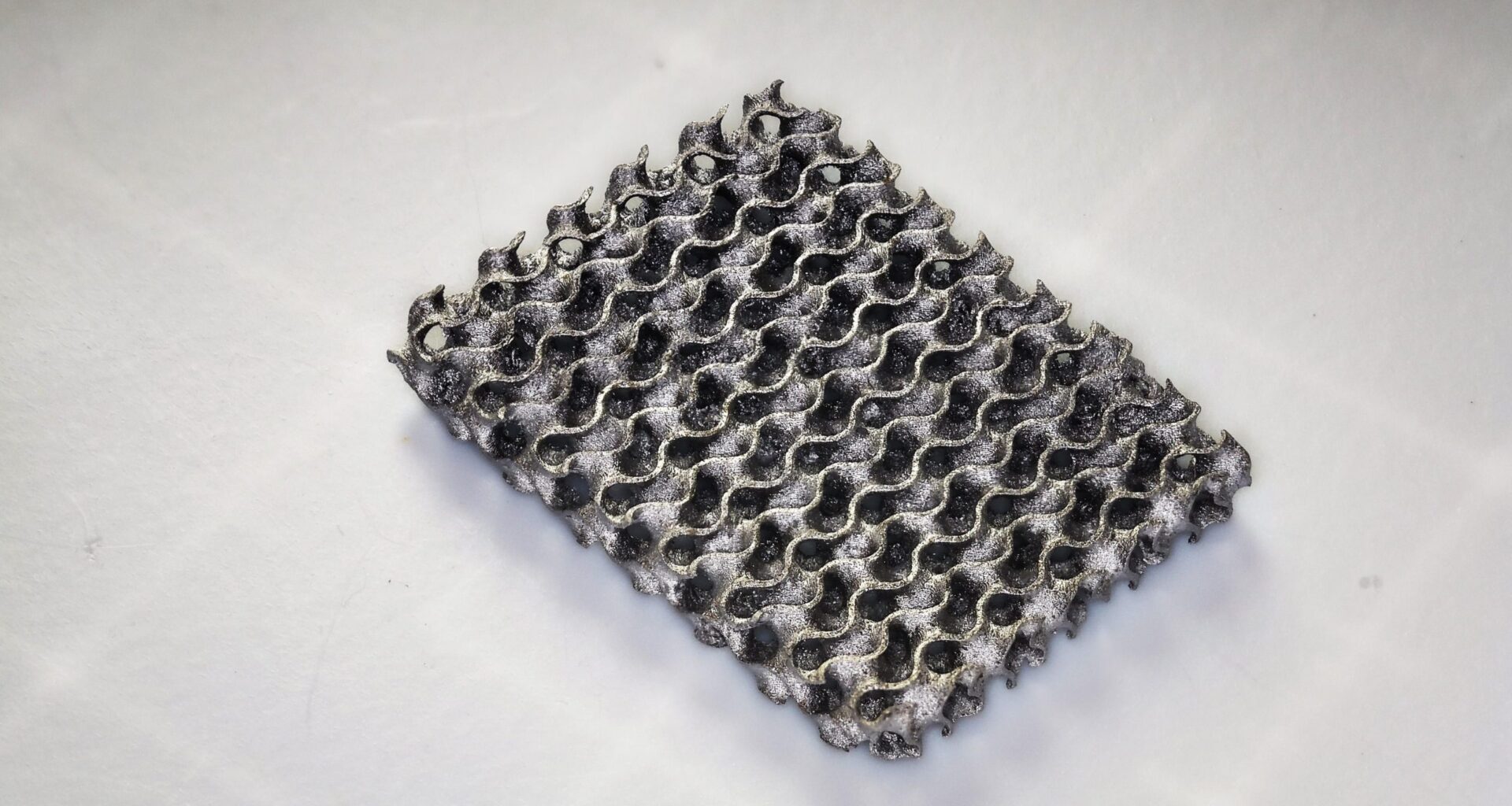 Researchers at EPFL Redefine Vat Photopolymerization with Hydrogel-Based Metal Printing
