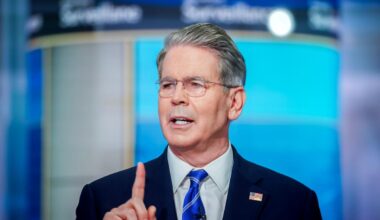 Bessent’s Intervention in Argentine Peso Soars Past $1 Billion