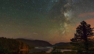 Orionid meteor showers and Saturn visibility in October