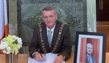Book of Condolence opened for Don O'Leary at Cork's City Hall