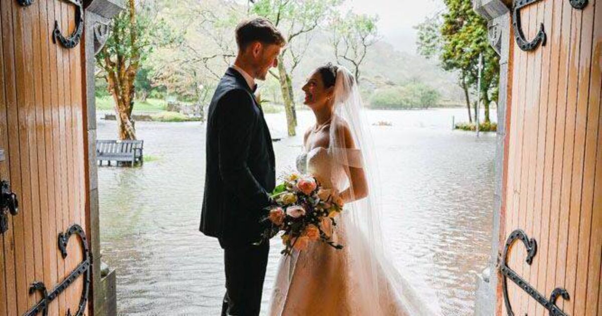 Couple marry on flooded Cork island as Storm Amy turns dream wedding into ‘biblical’ adventure