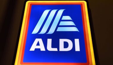 Cork woman who stole from local supermarkets had gone 'off the rails' since mother's death