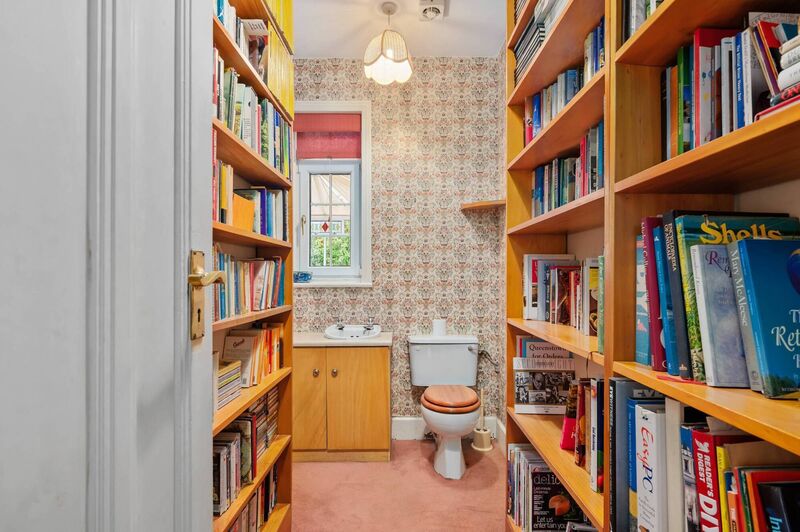 The loo-brary