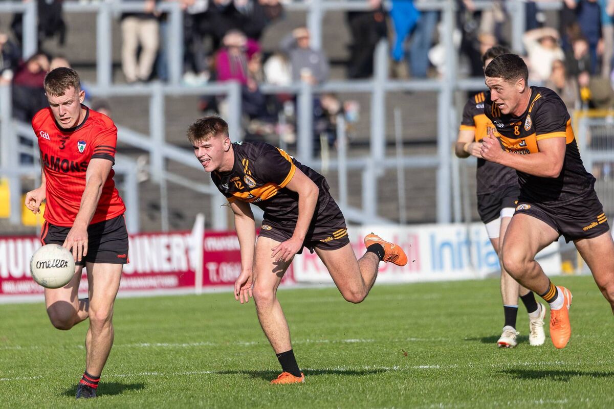 James McCarthy of Kenmare Shamrocks in action against Daniel Kirby (12) and Joe O'Connor (8) of Austin Stacks during their Garvey's SuperValu Senior County Football Championship quarter-final in the Fitzgerald Stadium, Killarney, on Saturday. Photo by Tatyana McGough