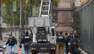 Thieves made away with 'priceless jewels' in robbery at Louvre