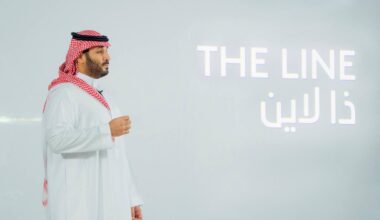 Saudi Arabia plans to refocus $925B fund after gigaproject delays, source says