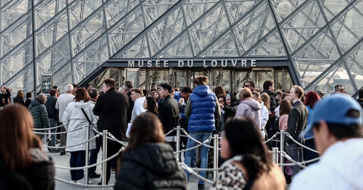 Louvre director acknowledges ‘terrible failure’ following daylight crown jewel robbery – The Irish Times