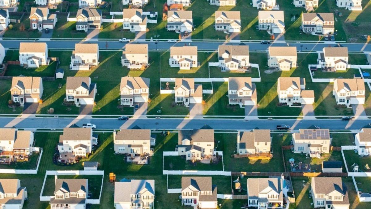 Here’s How Much You Need To Buy a $425,000 Home at a 6.19% Rate
