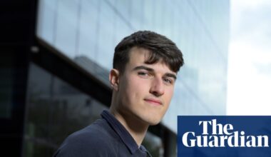 ‘A stomach of steel’: amateur investors ride out dips amid talk of an AI bubble | Investing