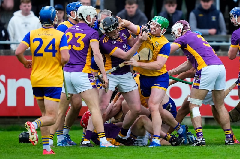 Dublin Senior Hurling Championship Semi-Final, Parnell Park, Dublin 12/10/2025Kilmacud Crokes vs Na FiannaTempers rise with both teams near the end of the gameMandatory Credit ©INPHO/James Lawlor