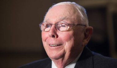 Forget billionaire Charlie Munger’s rule about saving your first $100K — why everything changes at the $20K mark