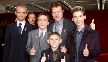 The National Desk dark theme brand icon