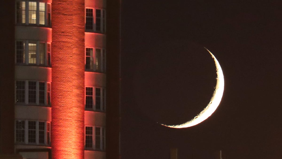 Does Earth have 2 moons? Not exactly. Here's what to know