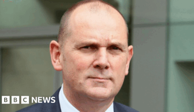 Child abuse expert pulls out of grooming inquiry over political 'point scoring'