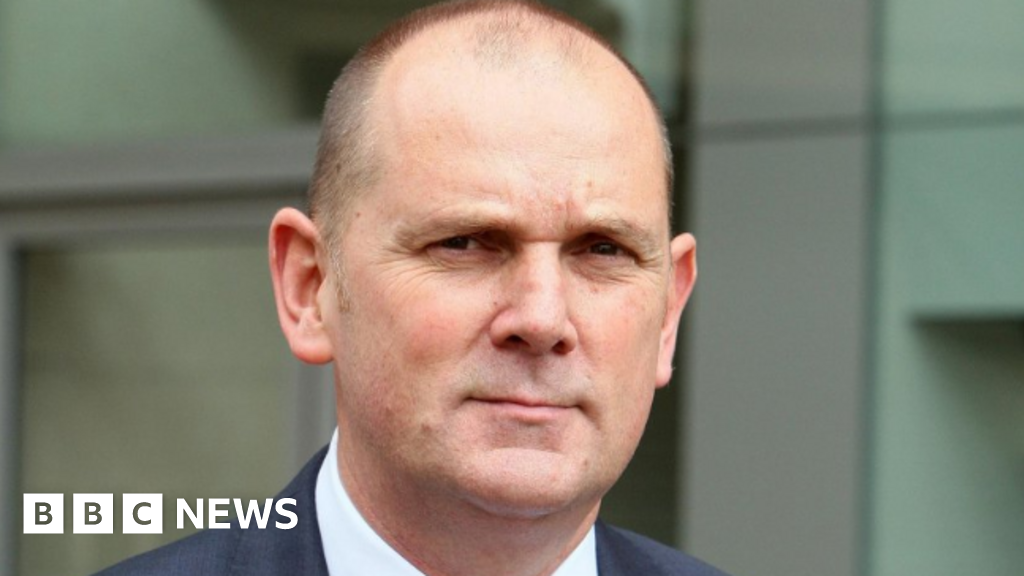 Child abuse expert pulls out of grooming inquiry over political 'point scoring'