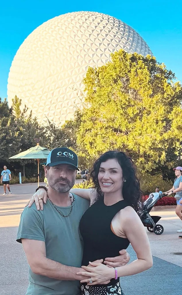 Johnny Galecki, Morgan Galecki at Disney World