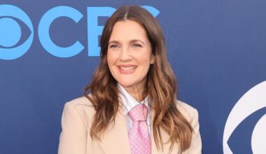 The National Desk dark theme brand icon