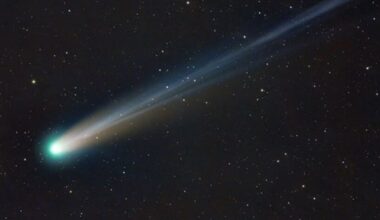 Comet Lemmon to reach peak brightness Thursday evening