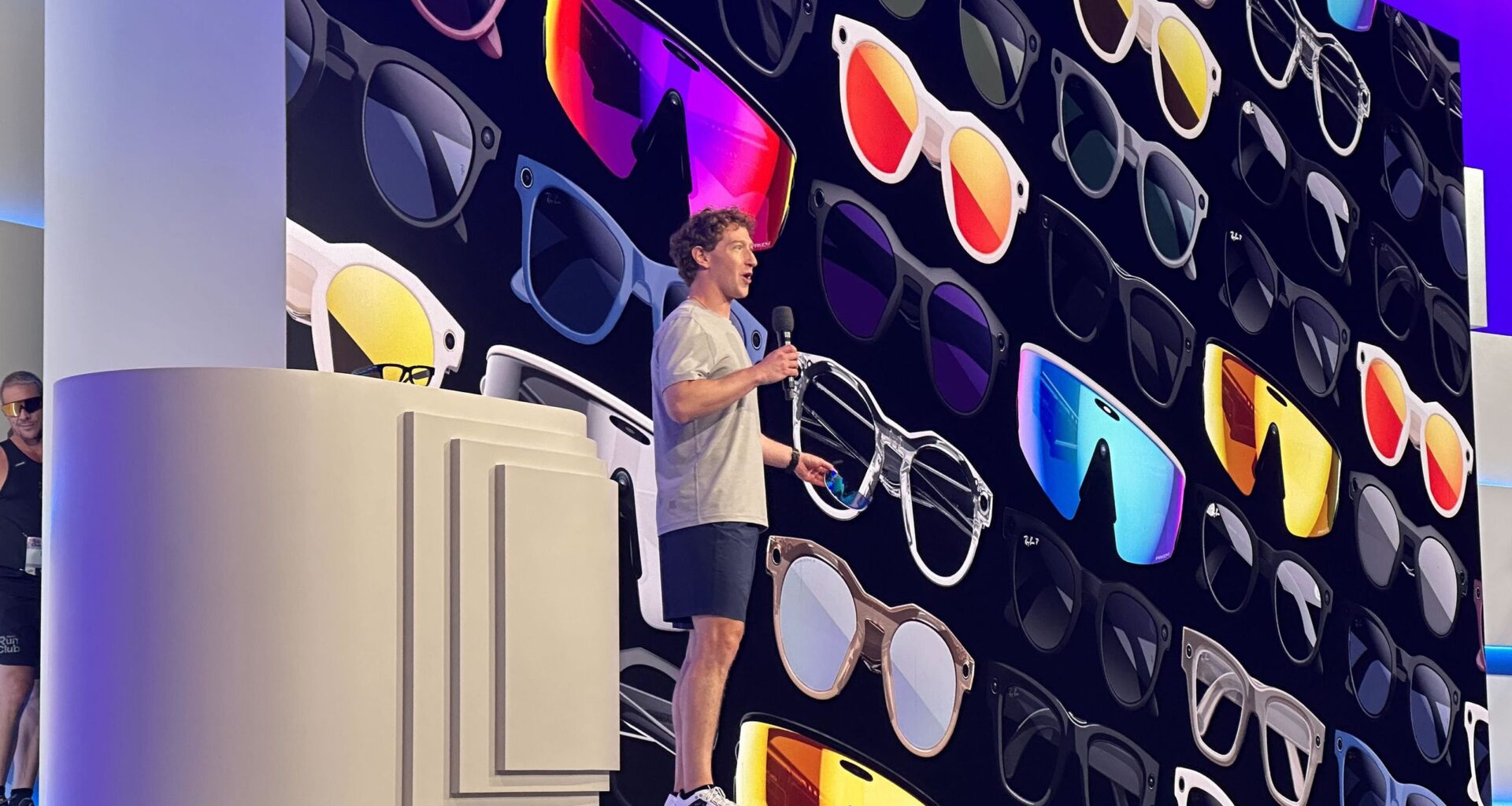 Reality Labs, taxes hit Meta hard in Q3 2025 earnings as Zuckerberg explains when AI glasses will become 'profitable'