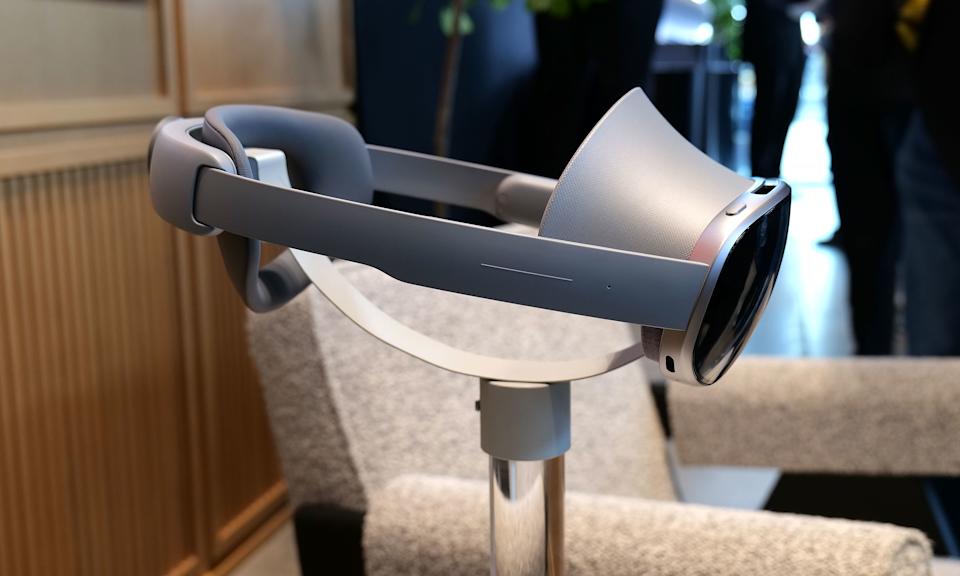 The side of the Galaxy XR features a connector for its battery pack and built-in spatial audio speakers. 